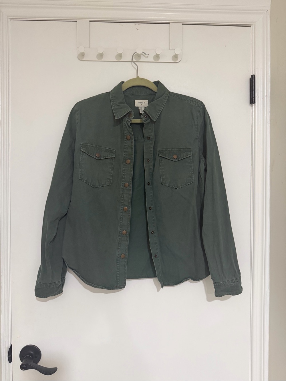 🔥🔥 Forever 21 Olive Green Button-Down Utility Shirt size M!! 🔥🔥